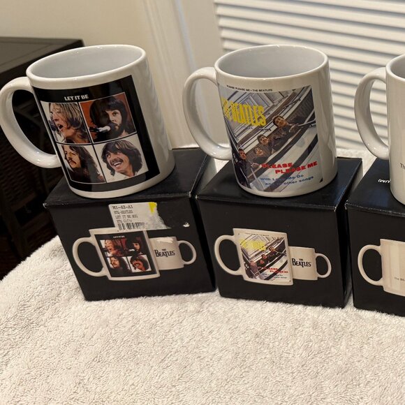 The Beatles Coffee Mugs Cups Lot of 4 @2009 Apple Corps Ltd. - Picture 1 of 8